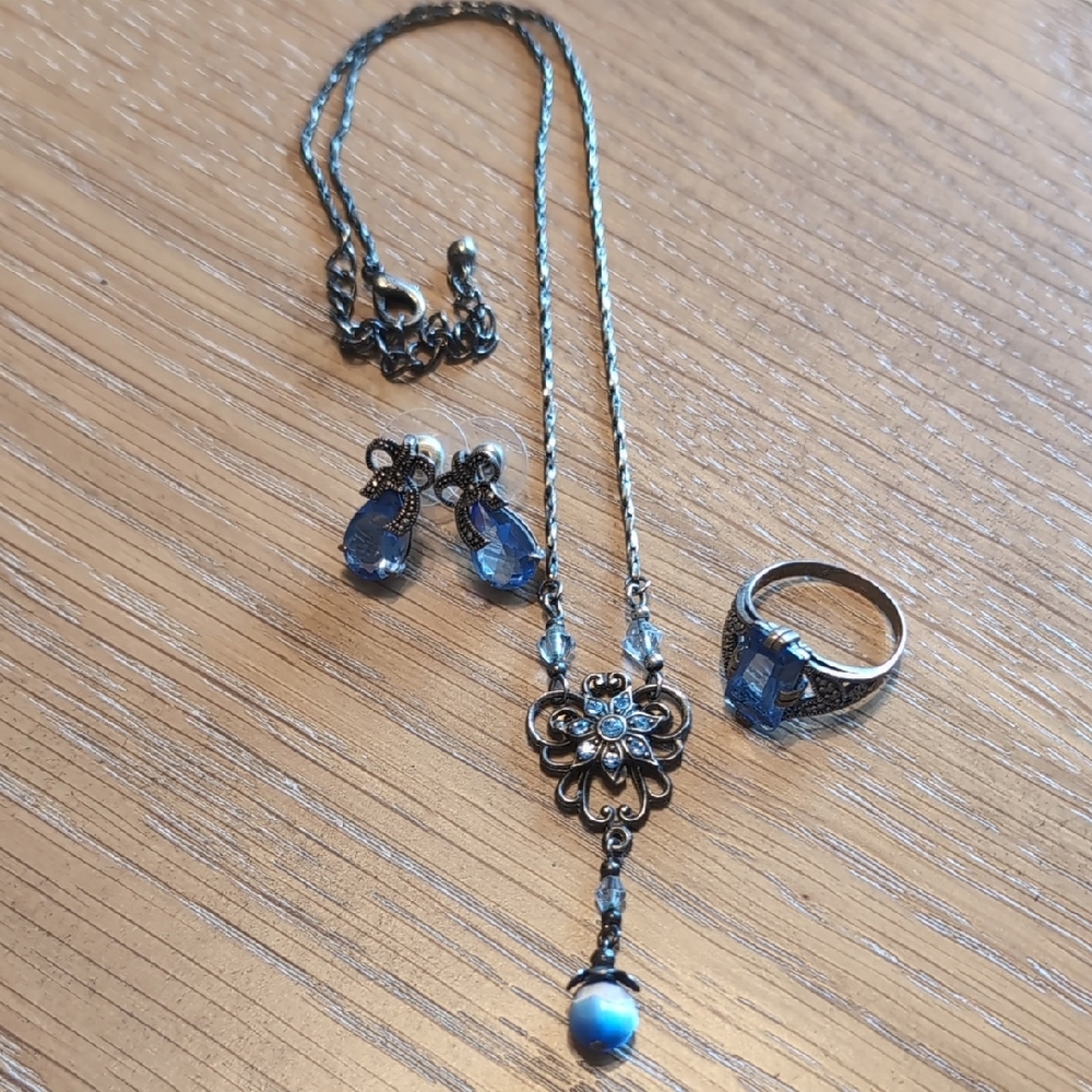 Vintage Blue Jewelry Set